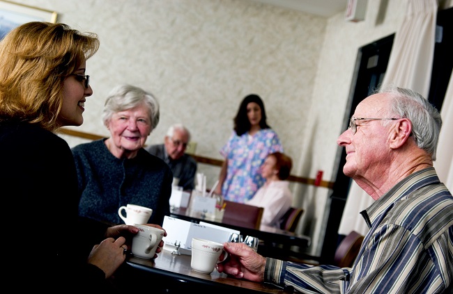 6 Advantages of Living In a Senior Community