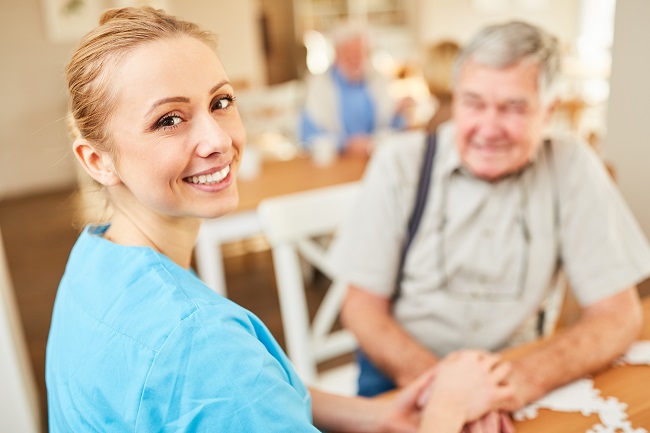 3 Advantages Of Choosing An Assisted Living Over Independent Living Facility