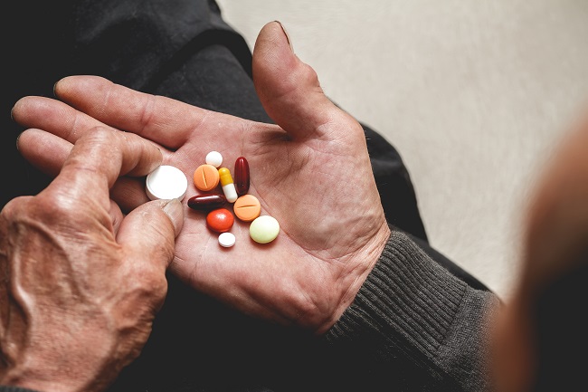 Caregiver Tips: Helping Seniors to Avoid Medication Mishaps