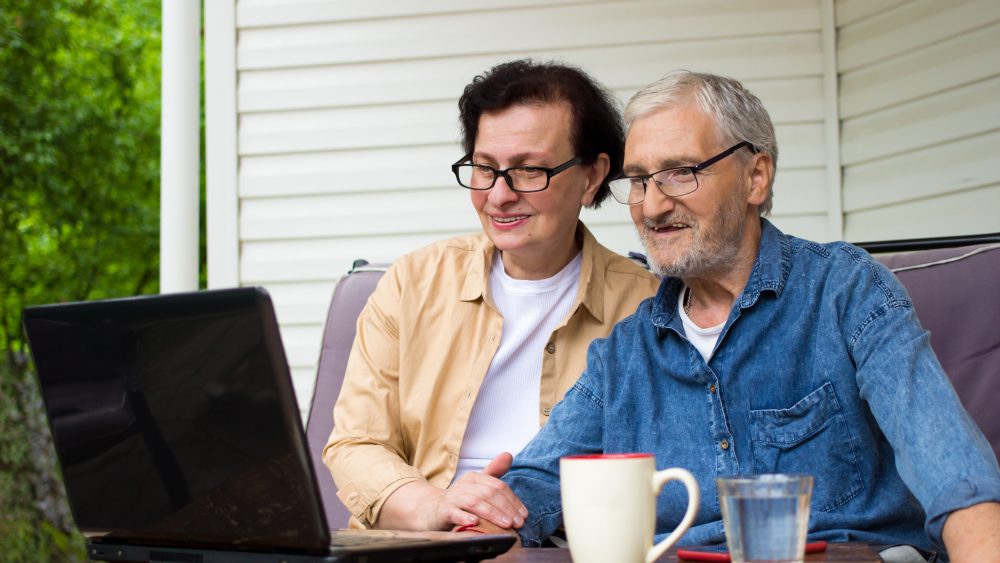 How to Stay Connected to Your Senior Loved One