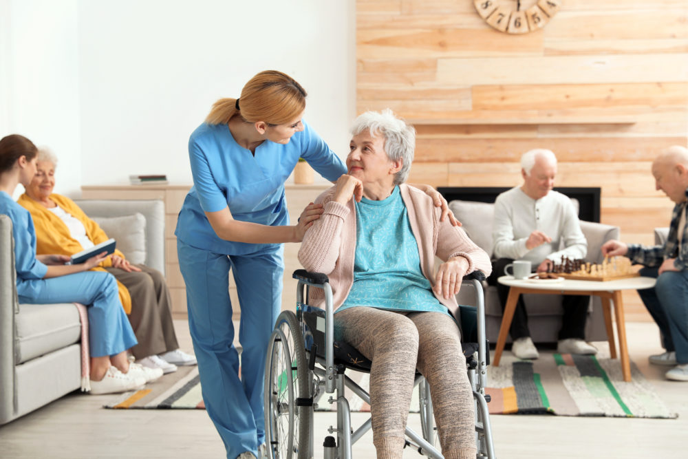 3 Great Reasons To Look Into Adult Day Care For Your Loved One